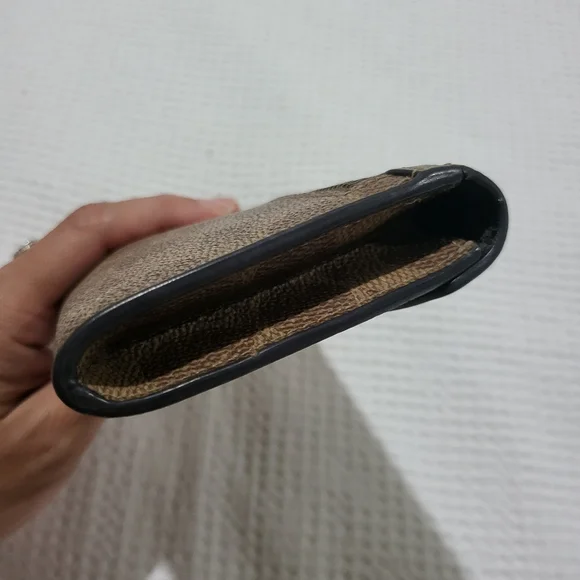 Coach Gold Wallet - Picture 5 of 7